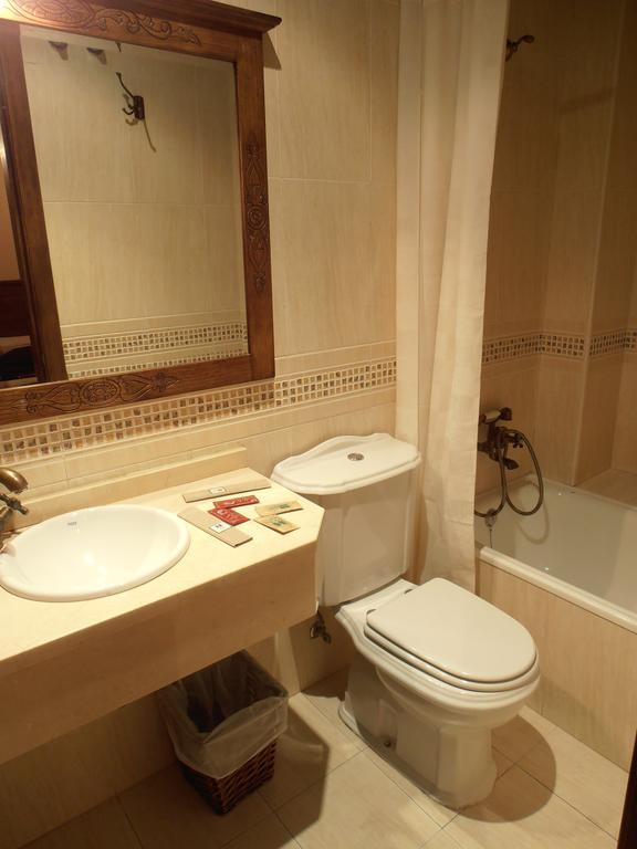 Hostal Virgen De La Encina Ponferrada Rom bilde