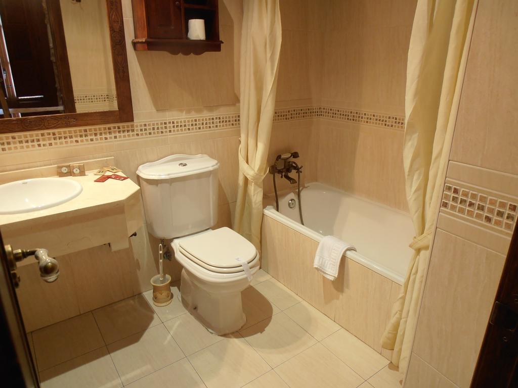 Hostal Virgen De La Encina Ponferrada Rom bilde