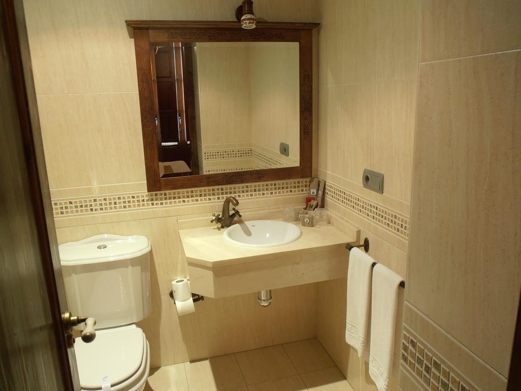 Hostal Virgen De La Encina Ponferrada Rom bilde