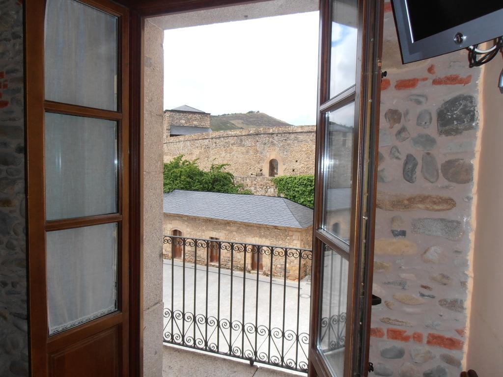 Hostal Virgen De La Encina Ponferrada Rom bilde