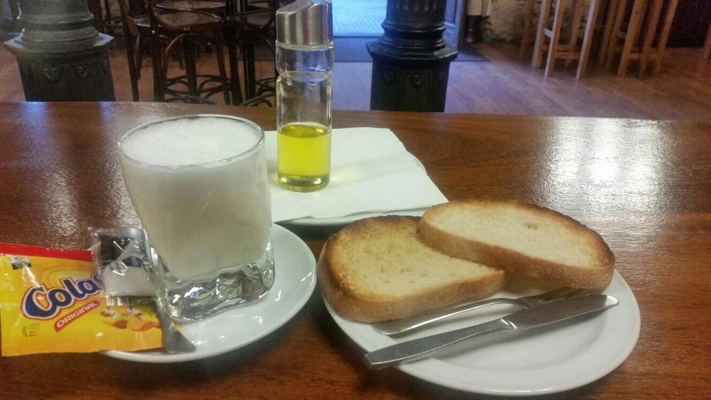 Hostal Virgen De La Encina Ponferrada Eksteriør bilde
